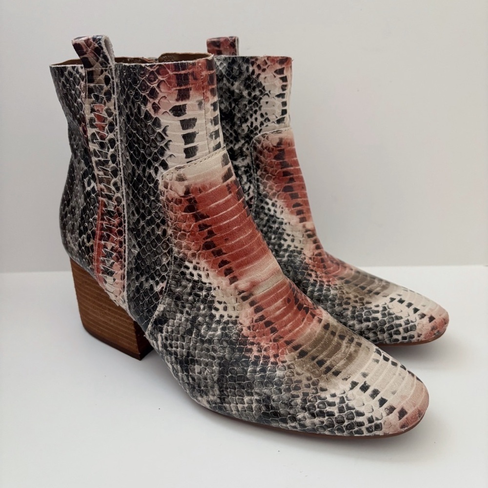 Kork Ease Korks Taupe Snakeskin Leyland Booties Sz 8.5 Western Cowgirl